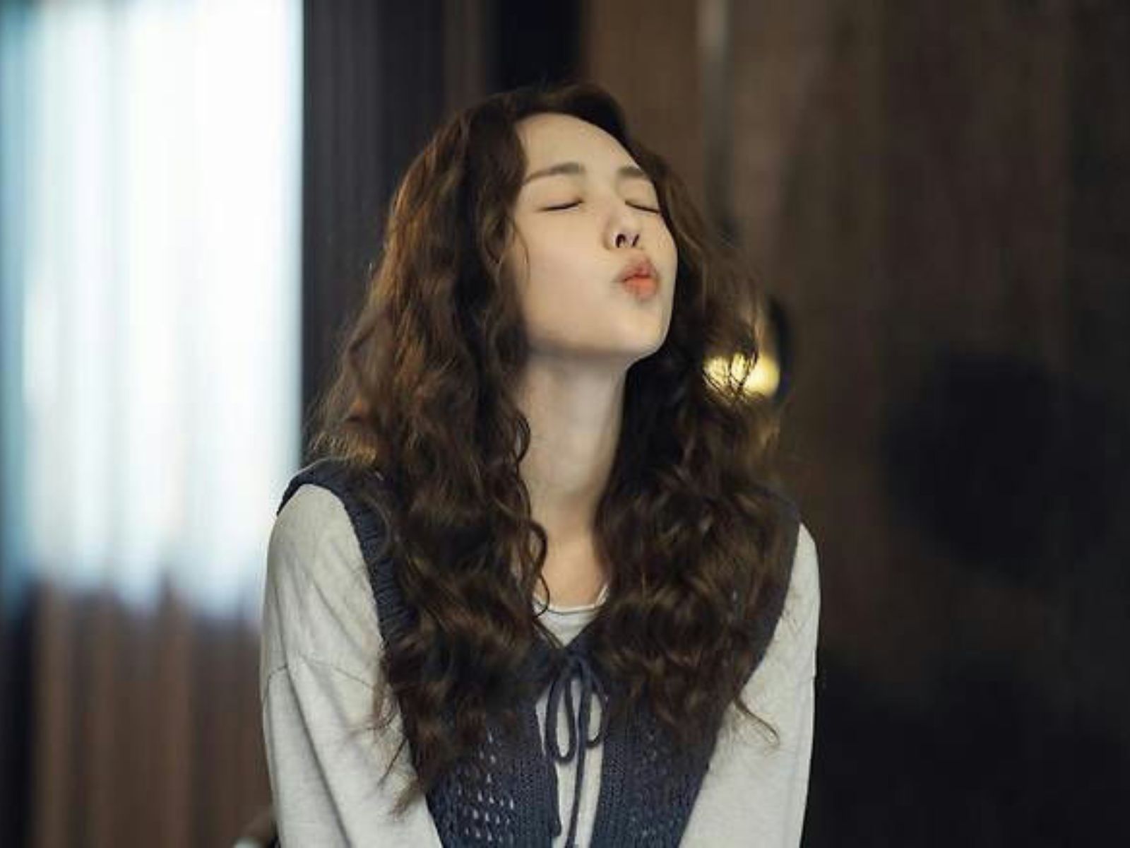 Chae Soo Bin lập hợp đồng “sạc nhịp tim” cùng Kim Young Kwang插图1