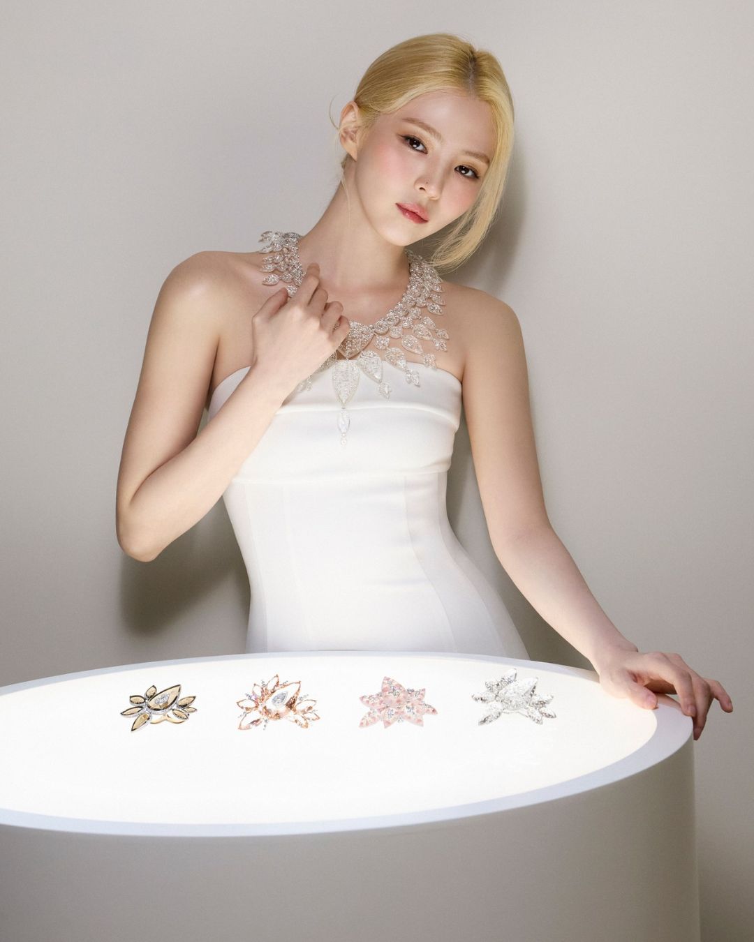 bzvn thach anh pha le rock crystal boucheron han so hee00002