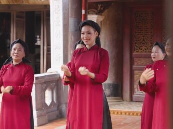 Đỗ Cẩm Ly hát xoan trong hình hiệu Road to Miss Cosmo 2026