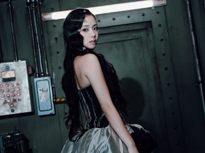 bzvn thumb jisoo mv click thoi trang lsoul