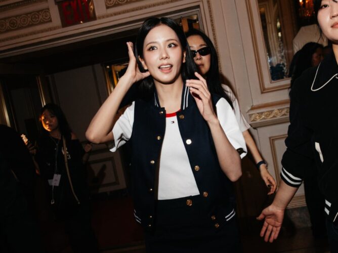 bzvn thumb jisoo tommy hilfiger xuan he 2027 hyorisoo jung hae in