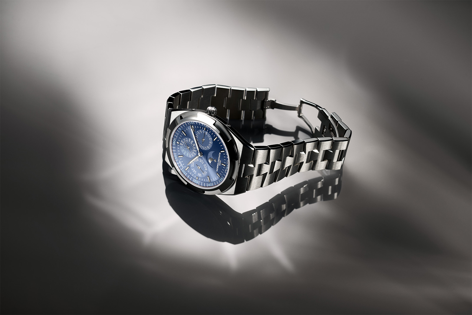 bzvn-vacheron-constantin-ra-mat-phien-ban-dong-ho-moi-gioi-han-200-ban-ki-niem-30-nam-bst-overseas-5
