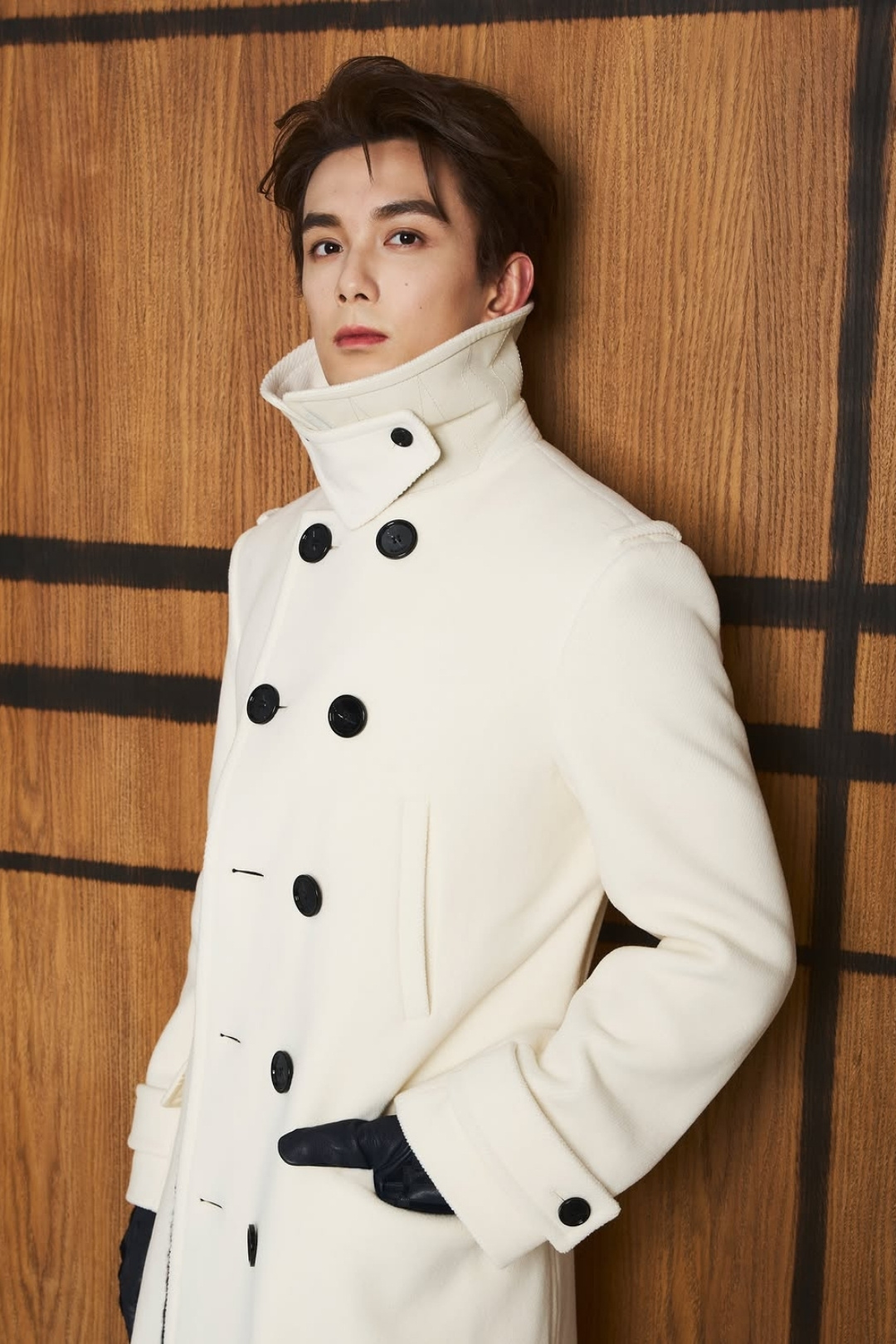Trương Tịnh Nghi, Shuhua (i-dle) bày thế cờ vây tại show Burberry插图