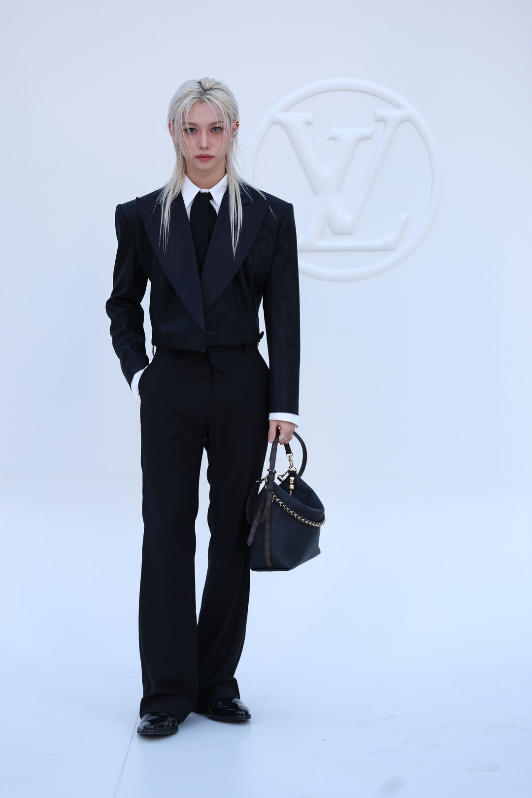 BZVN HANG GHE DAU LOUIS VUITTON XUAN HE 2027 (2)