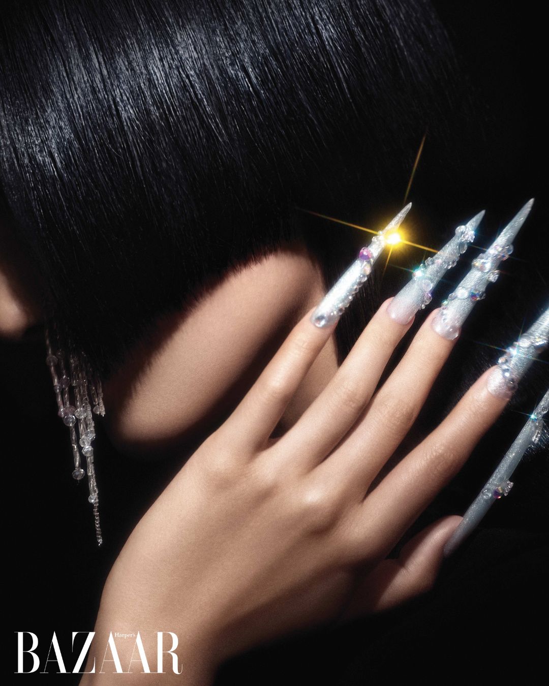 Silver Luxe: Xu hướng trang điểm sắc bạc ánh kim插图3