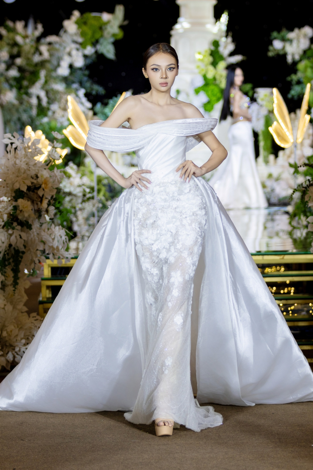 Dàn thí sinh Miss Charm Vietnam khoe sắc vóc trên sàn diễn The Charm Fashion Show插图2 Dàn thí sinh Miss Charm Vietnam khoe sắc vóc trên sàn diễn The Charm Fashion Show插图2