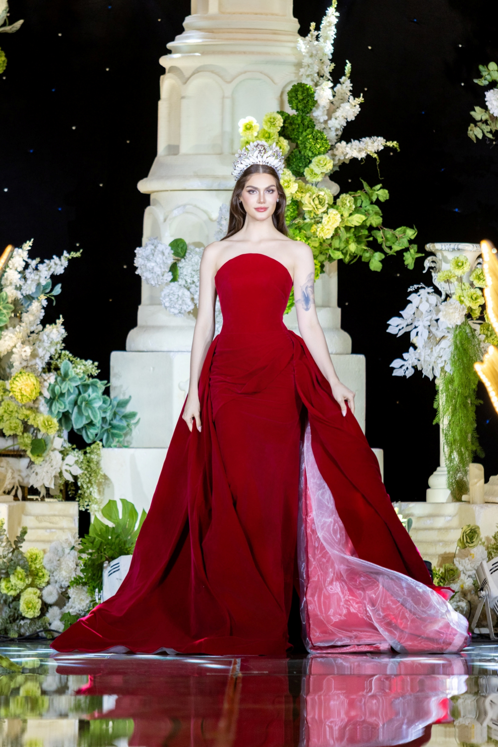 Dàn thí sinh Miss Charm Vietnam khoe sắc vóc trên sàn diễn The Charm Fashion Show插图