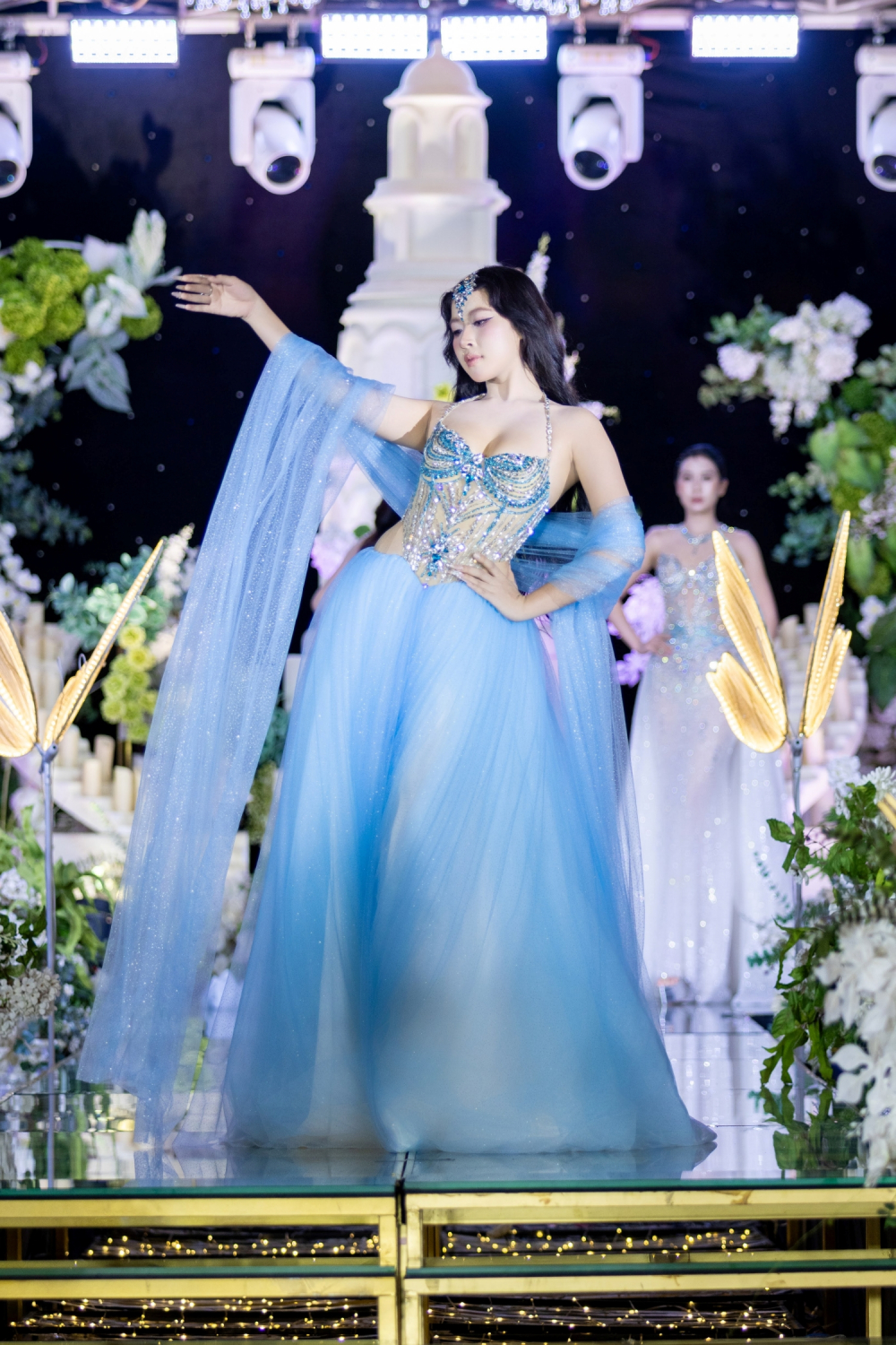 Dàn thí sinh Miss Charm Vietnam khoe sắc vóc trên sàn diễn The Charm Fashion Show插图6 Dàn thí sinh Miss Charm Vietnam khoe sắc vóc trên sàn diễn The Charm Fashion Show插图6