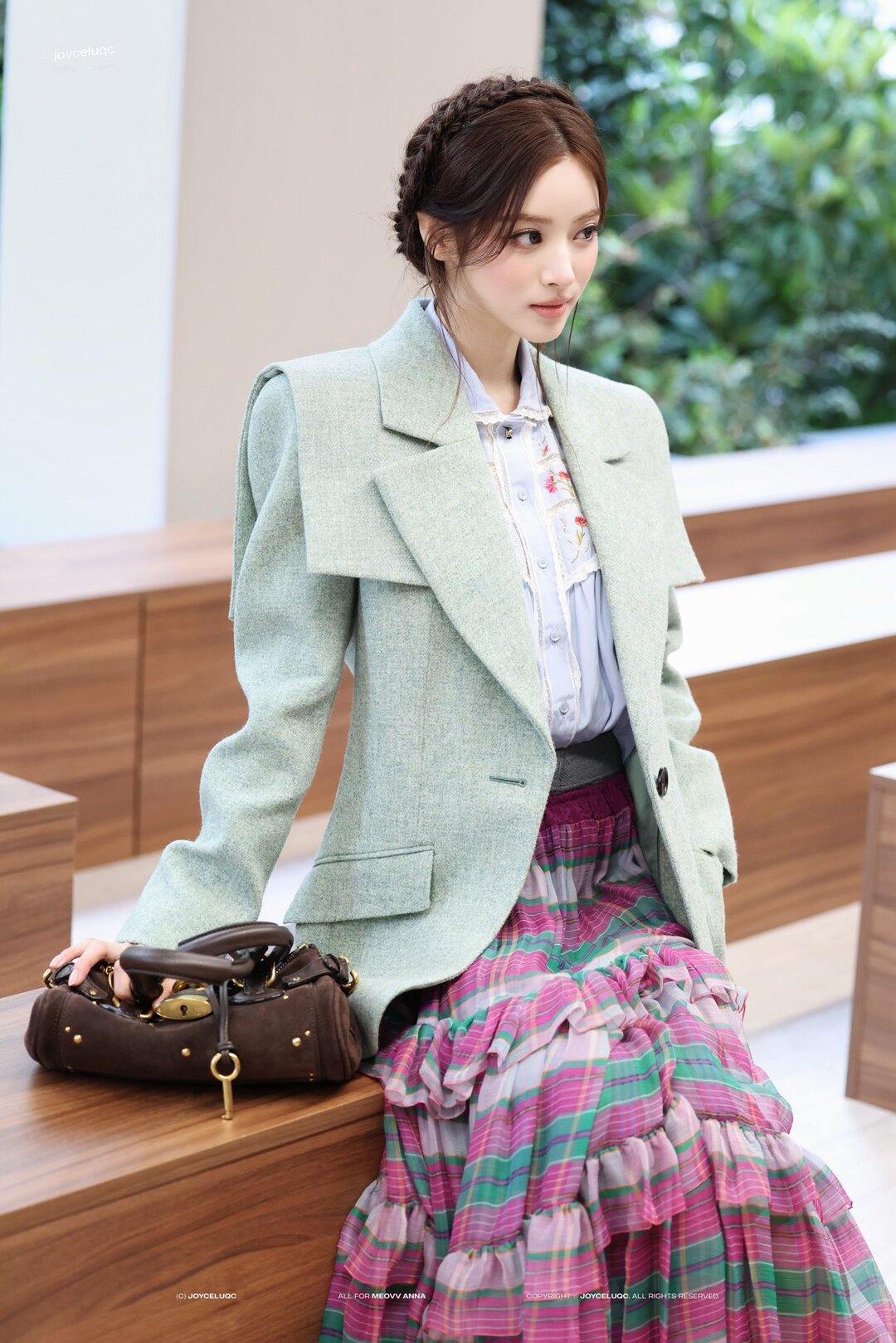 bzvn anna meovv chloe xuan he 202700004