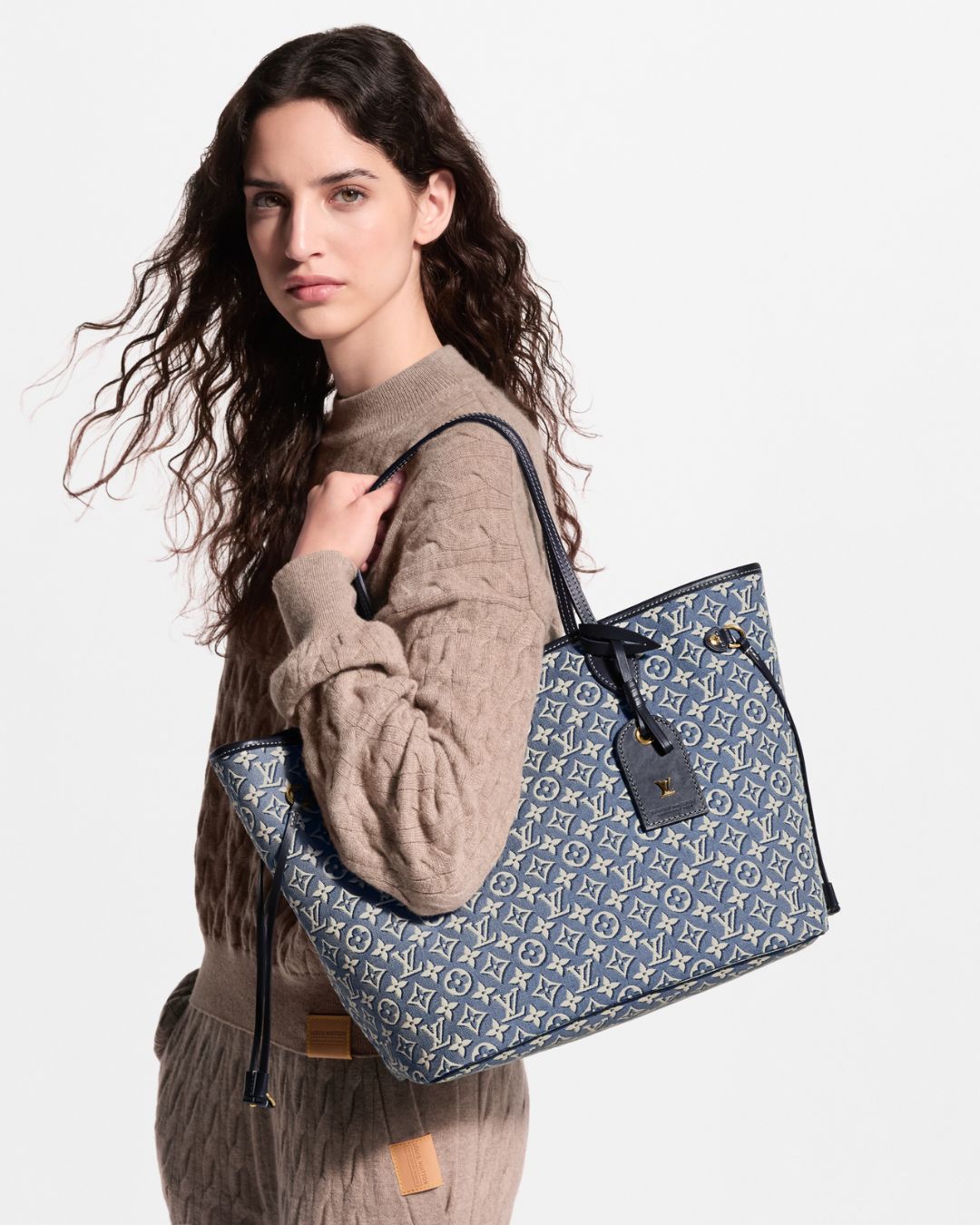 Túi xách Louis Vuitton Neverfull được tân trang về công năng插图
