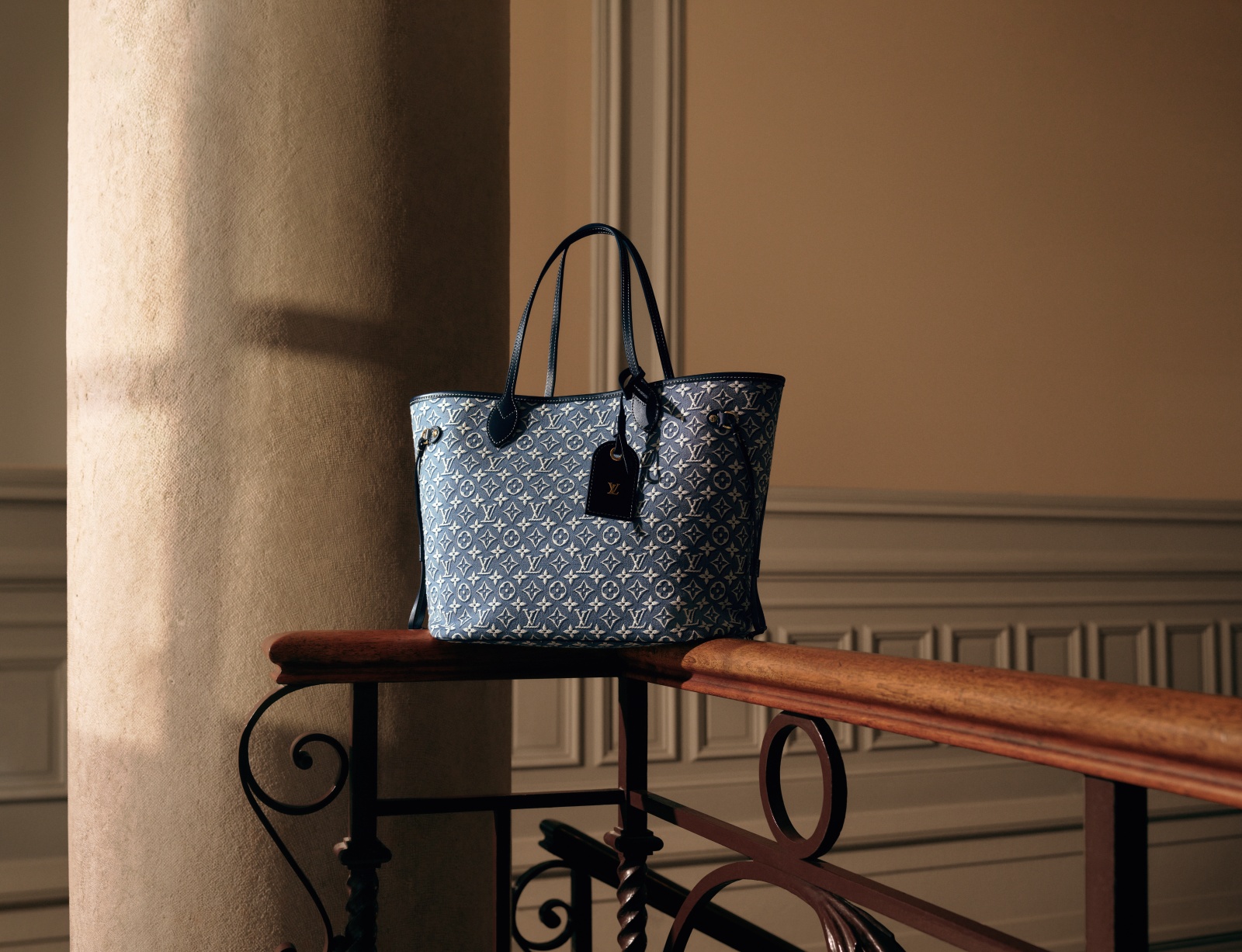 Túi xách Louis Vuitton Neverfull được tân trang về công năng插图4
