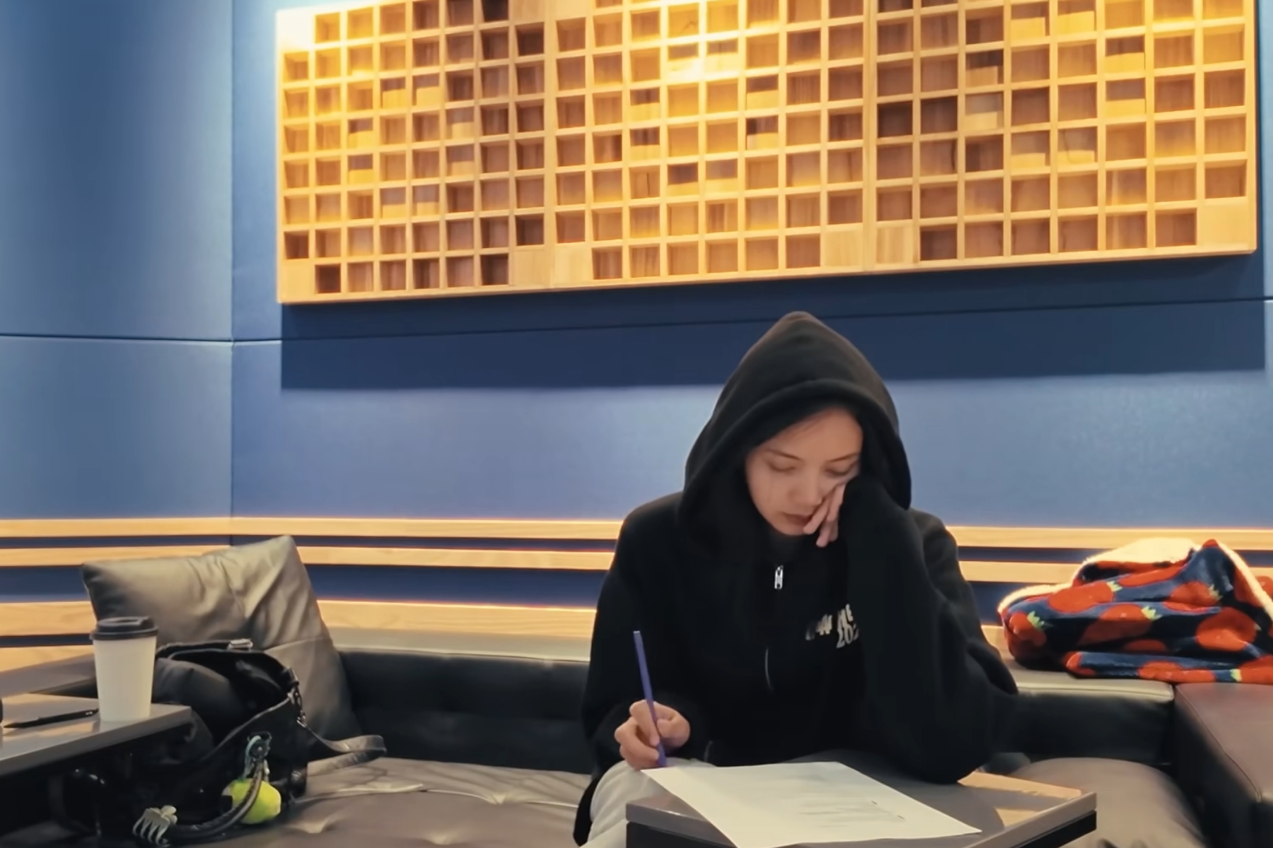 bzvn review always lalisa 2026 phim tai lieu lisa blackpink00016