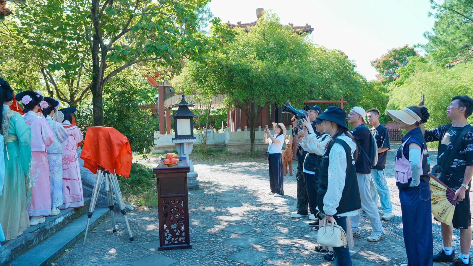 bzvn-thoa-man-dam-me-dien-xuat-khi-den-voi-can-cu-dia-phim-anh-hoanh-diem-8