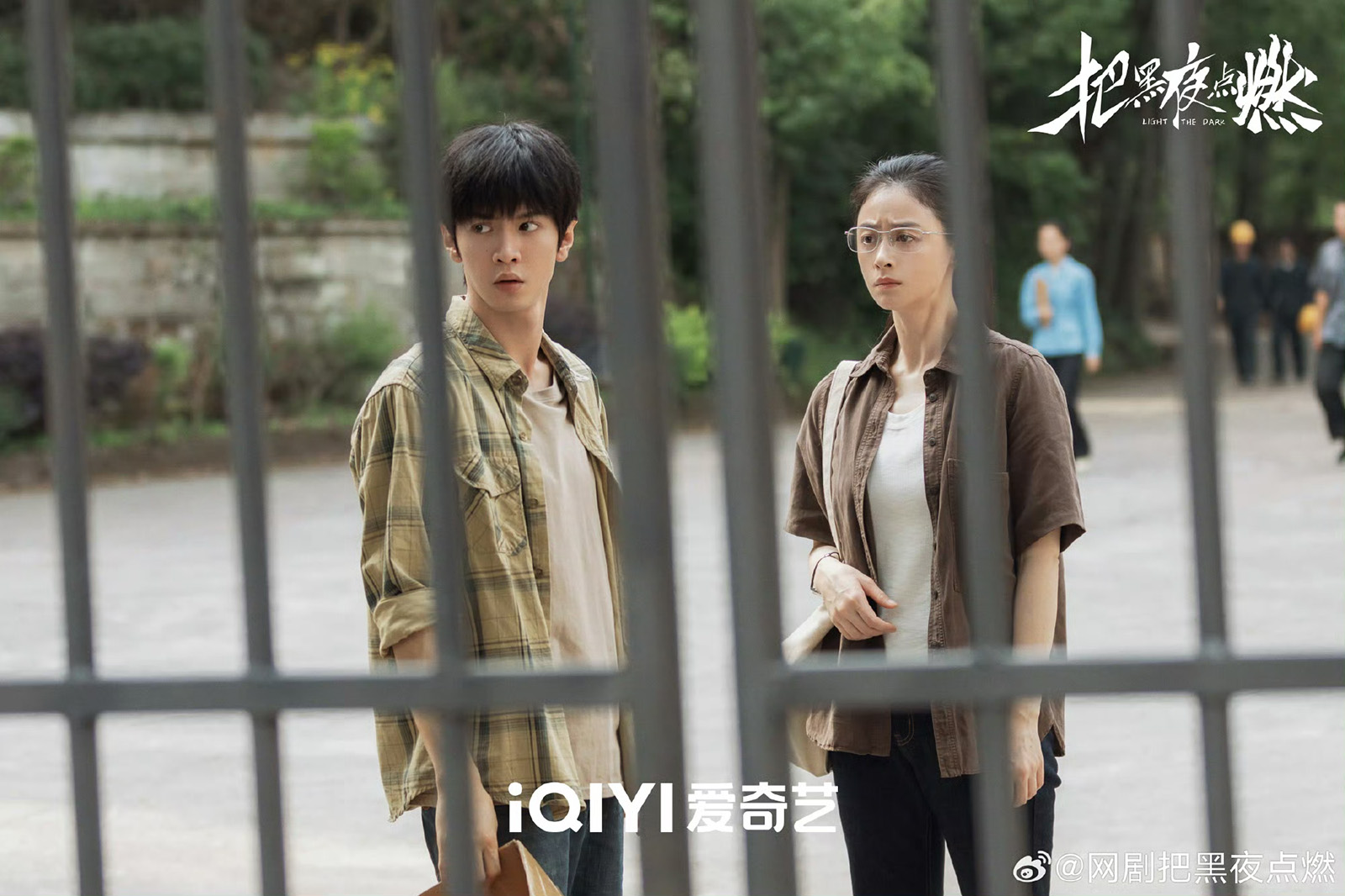 bzvn-tran-triet-vien-ghi-dau-an-voi-phim-chinh-kich-thap-sang-dem-den-1