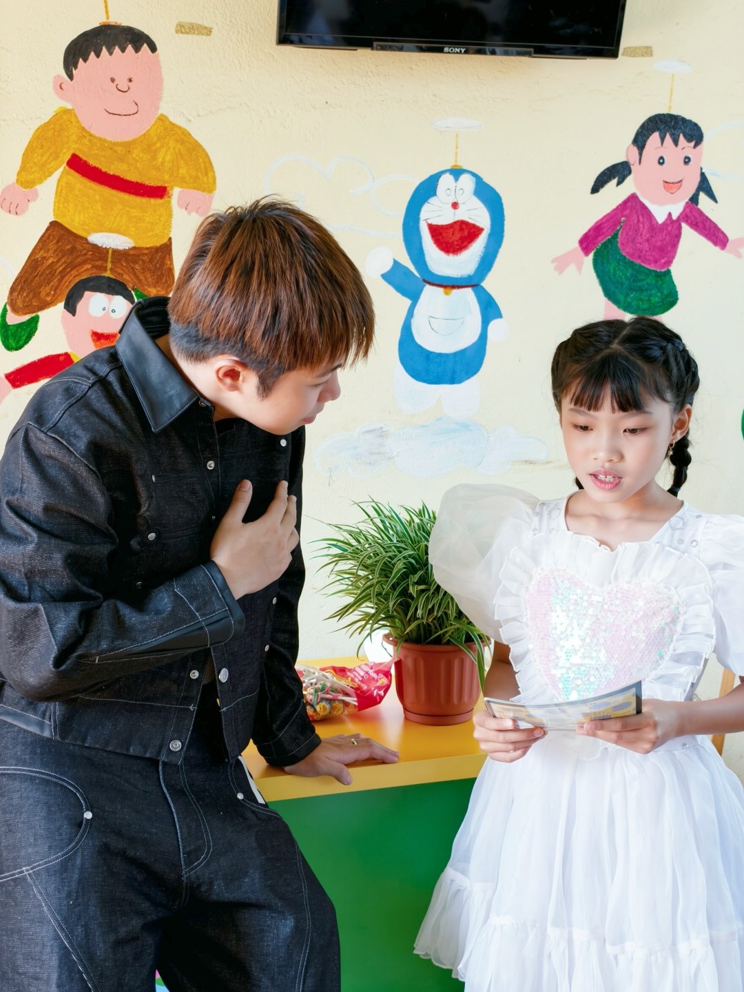 mason-nguyen-va-fandom-bien-su-ung-ho-nghe-si-thanh-6-thu-vien-cho-tre-em