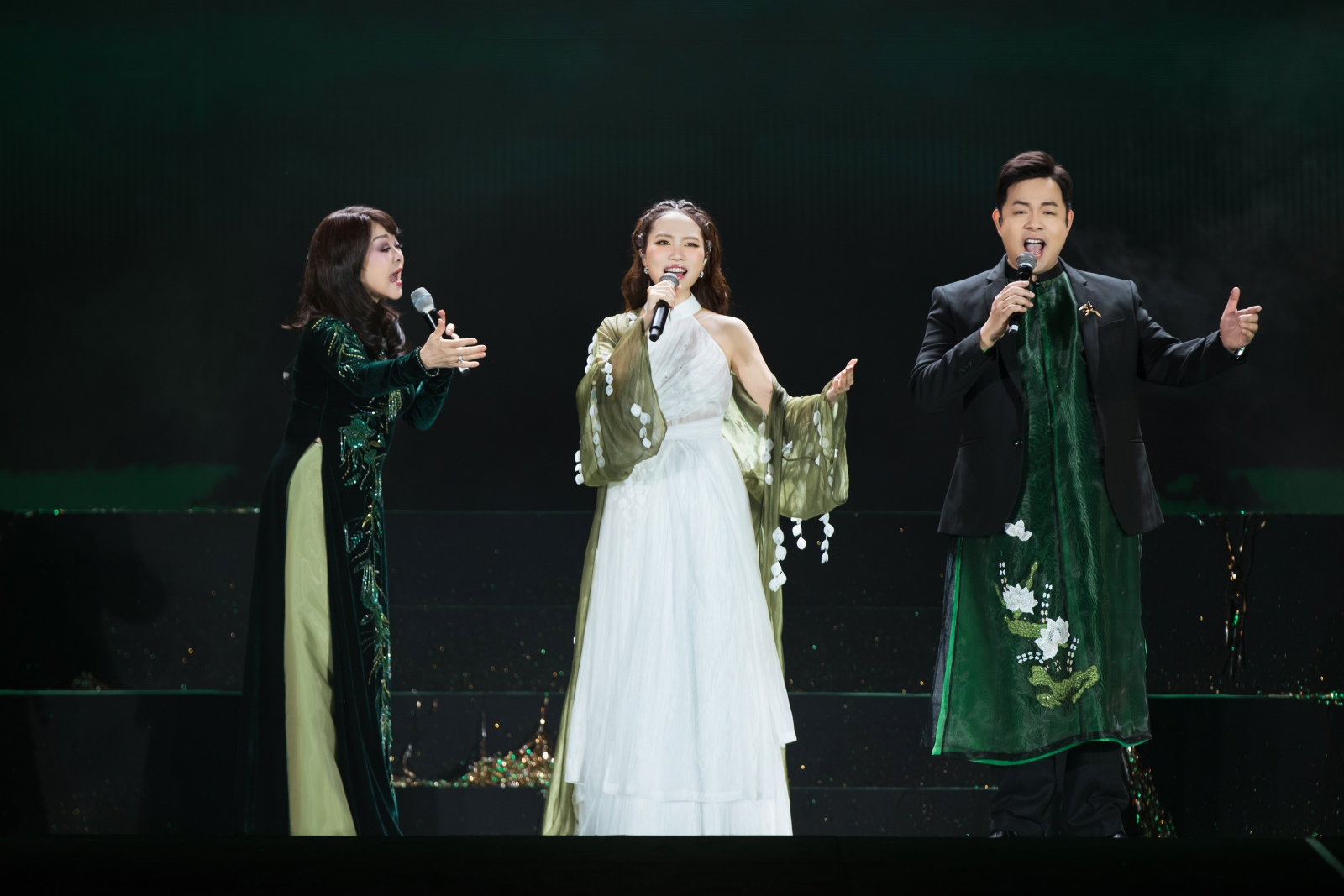 phuong-my-chi-cung-chiec-thuyen-van-hoa-3-mien-tai-dan-choi-dan-ca