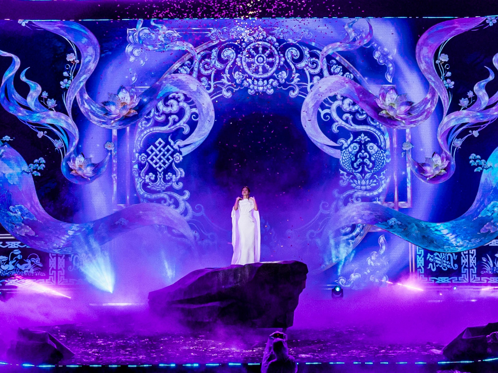 Bùi Lan Hương mở màn dự án Symphony in Moonlight插图